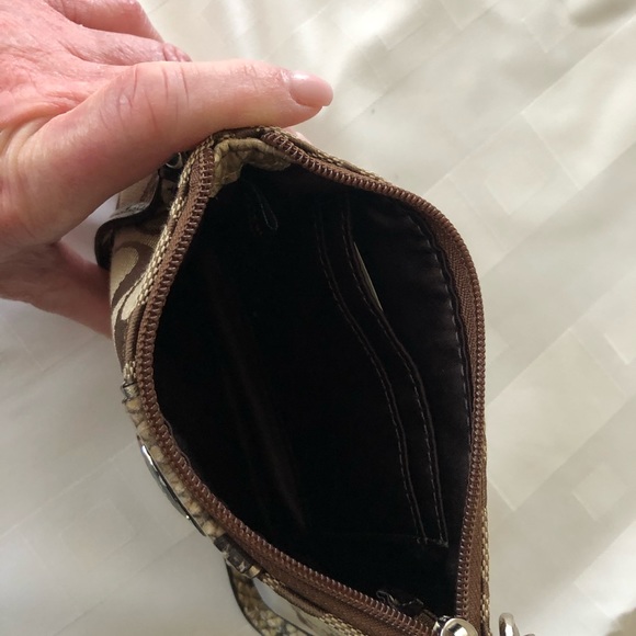 Coach wristlet - Picture 3 of 3